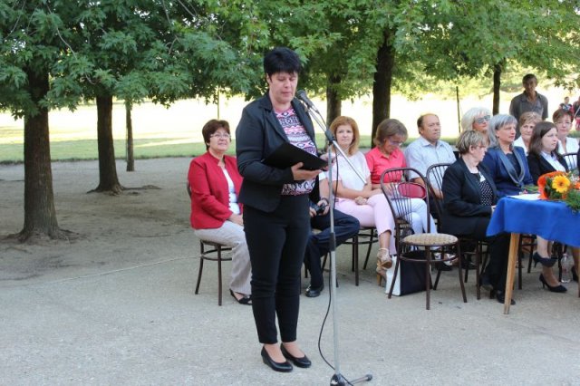 Évnyitó