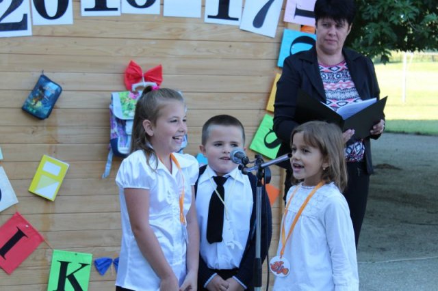 Évnyitó